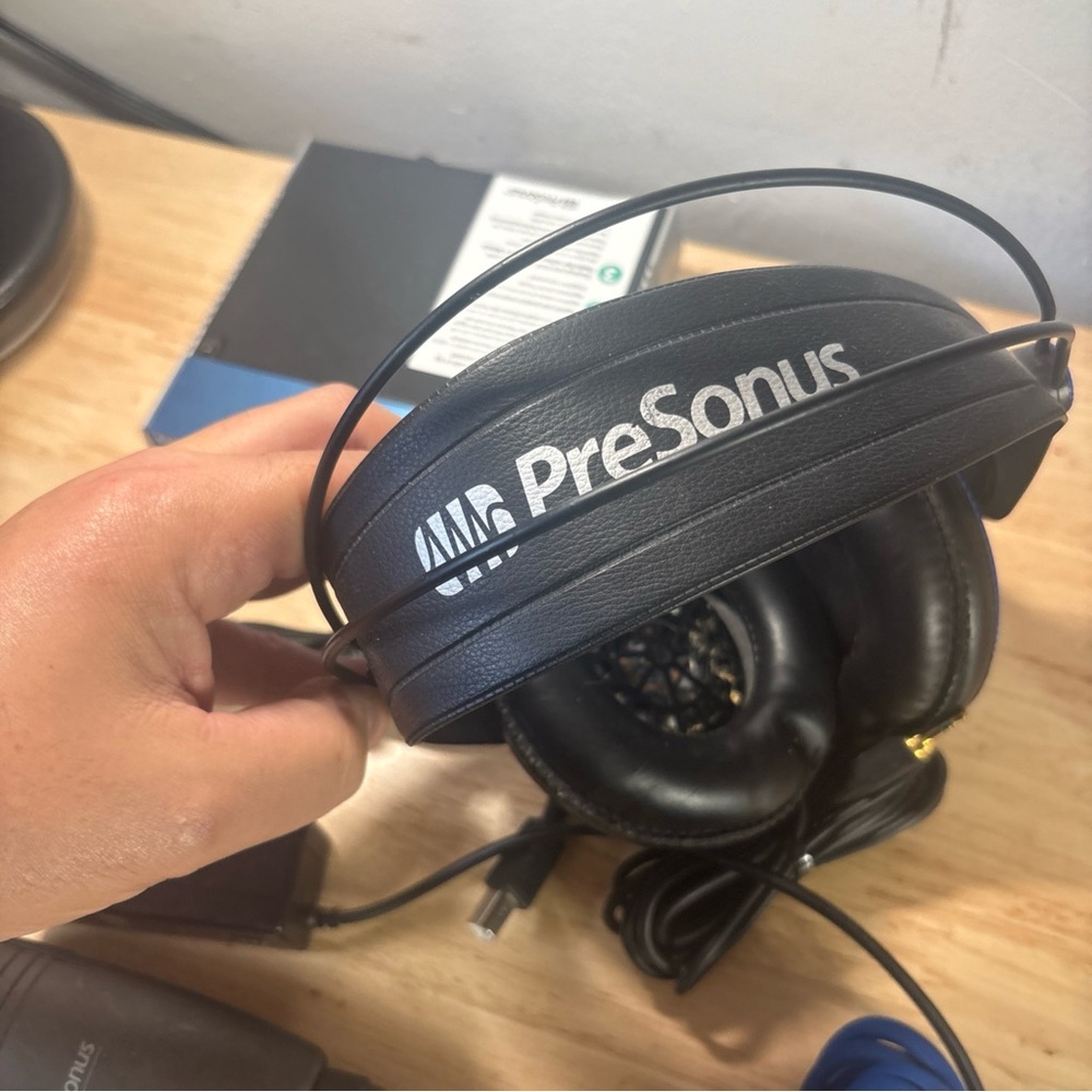 PreSonus AudioBox USB Recording Bundle - Picture 5 of 9